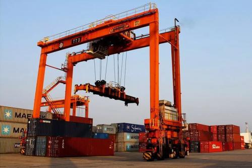 唯创室外声光报警器-港口码头的智能安全保卫者