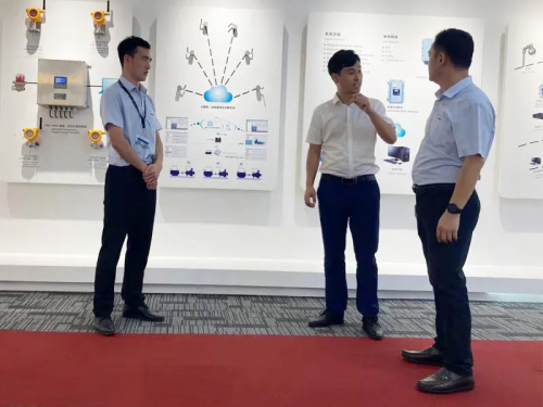 唯创安全帮您检测：您的叉车符合GB标准吗？