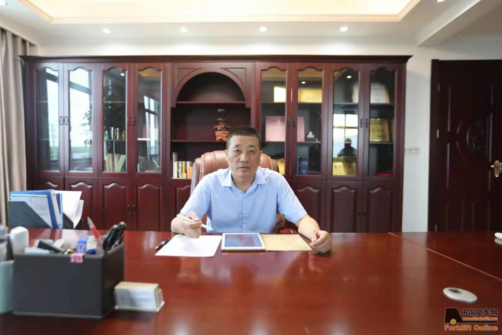 迪鼎--仓储电动叉车专业制造商 “中叉网-2021叉车和移动机器人安全、质量万里行”走进迪鼎机械