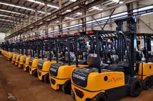 柳工迈上新台阶 取得新突破——“中叉网-2021叉车和移动机器人安全、质量万里行”走进山东柳工叉车有限公司