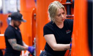 丰田安全+，平安才是送给母亲最好的礼物！