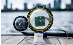 美国麻省理工学院的工程师开发出一个无需电池的无线水下摄像机