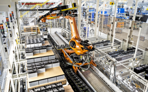 “机器人”一词由一位捷克作家创造，而在斯科达世界，超过4000台物流机器人在各个环节提供服务