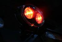 永恒力LED红光灯—行人更安全，驾驶更安心