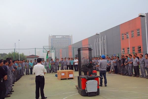 浙江诺力举行电动搬运车辆规范安全操作培训