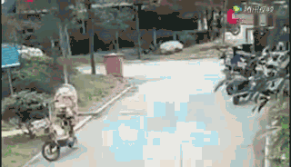 动图 | 开叉车还敢不系安全带?看看这个吧！