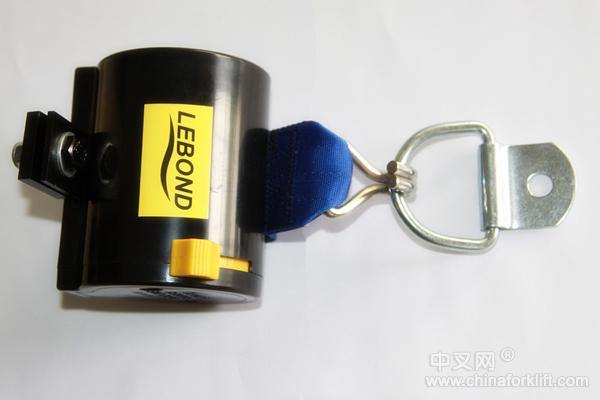 叉车安全捆绑属具为物料搬运安全提供帮助