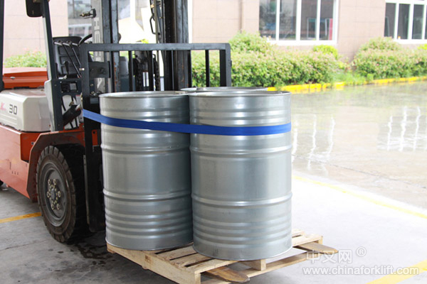 力帮辅助设备保障叉车作业安全